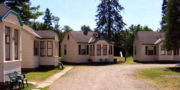 Sall-Mar Resort (Sal-Mar Court) - Web Listing (newer photo)